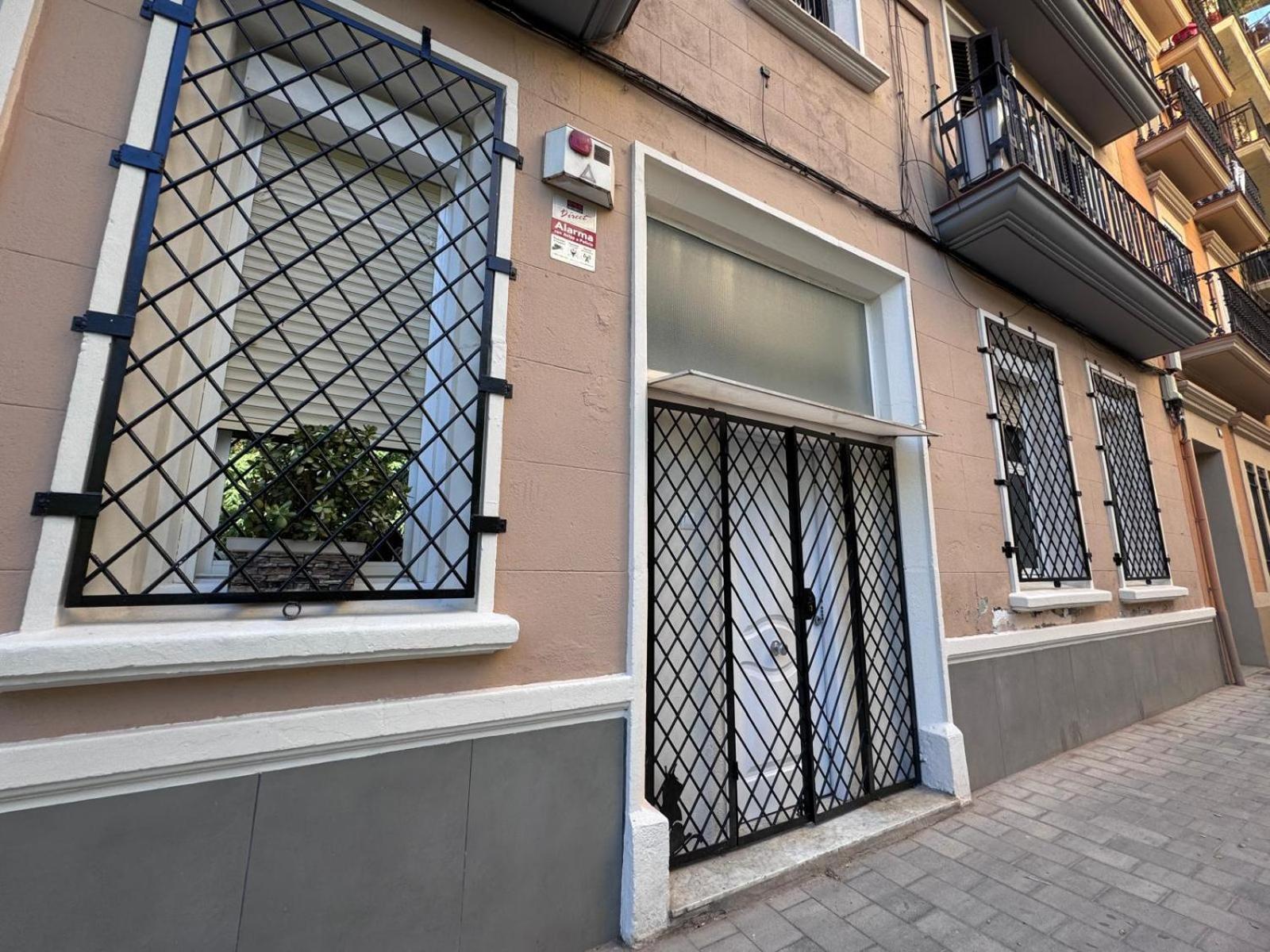 Pamis Apartament Sants, Barcelona Luaran gambar