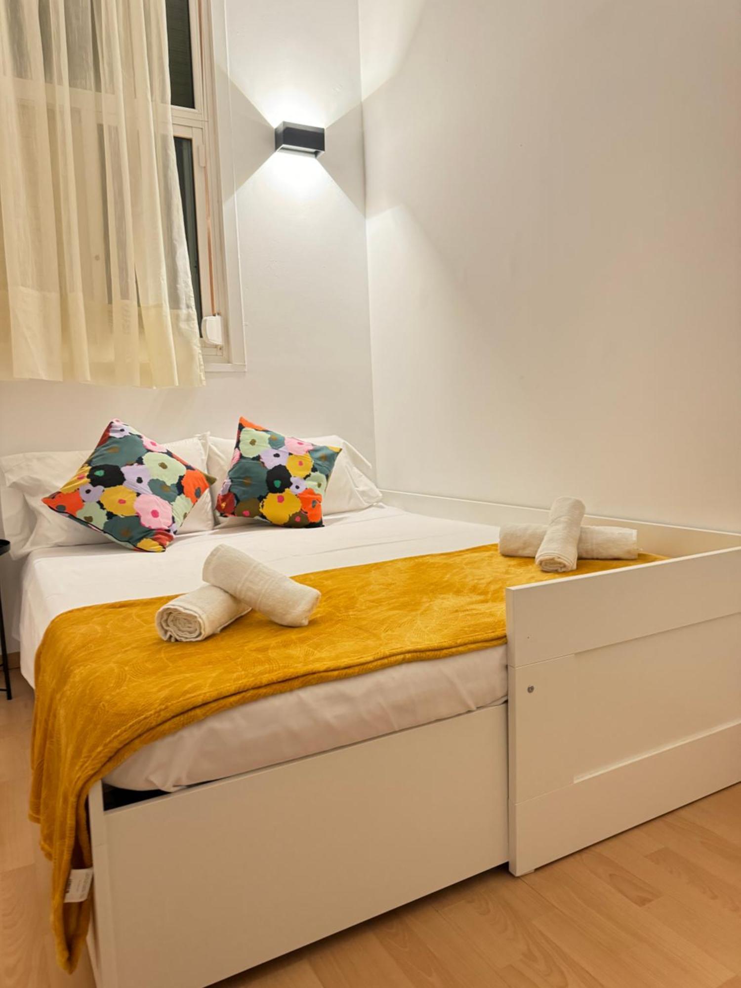 Pamis Apartament Sants, Barcelona Luaran gambar